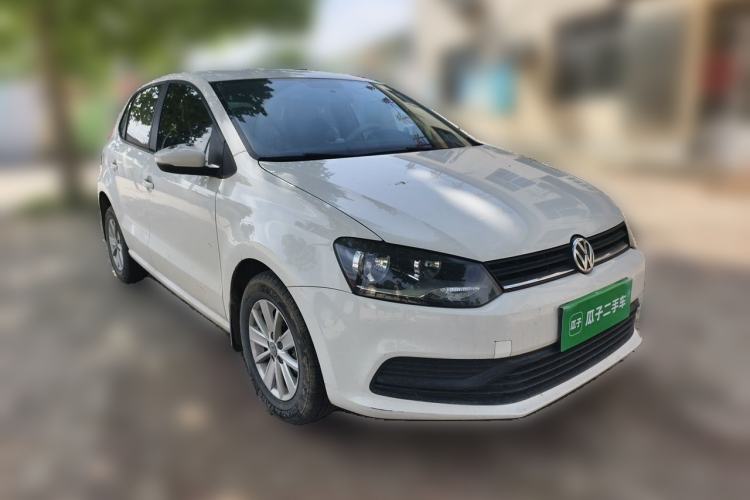 Used Volkswagen Polo 2016 1.4L Automatic Trendy Model Front Right 45 Deg