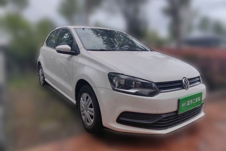 Used Volkswagen Polo 2016 1.4L Manual Fashion Model Front Right 45 Deg