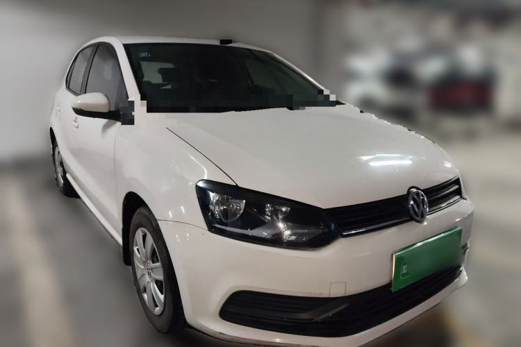 Used Volkswagen Polo 2016 1.4L Manual Fashion Model Front Right 45 Deg