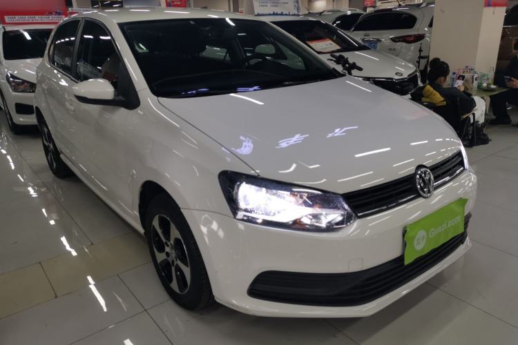Used Volkswagen Polo 2016 1.4L Automatic Trendy Model Front Right 45 Deg