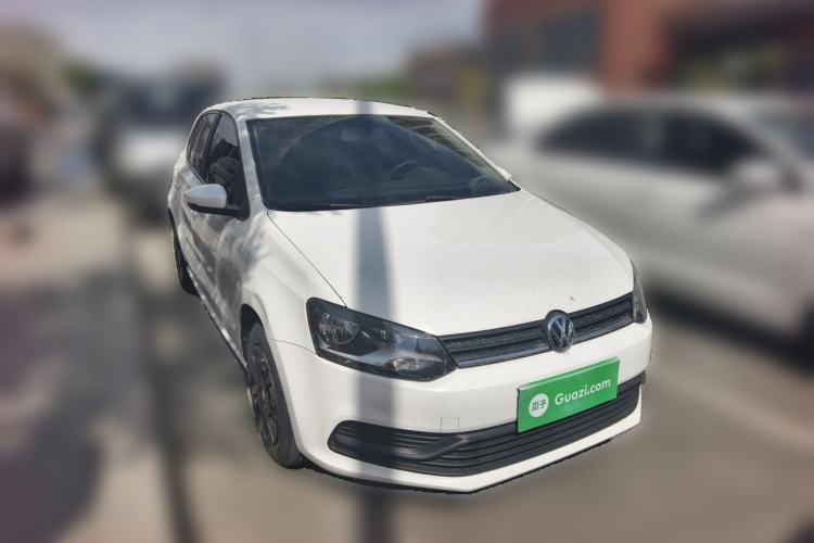 Used Volkswagen Polo 2016 1.4L Automatic Trendy Model Front Right 45 Deg