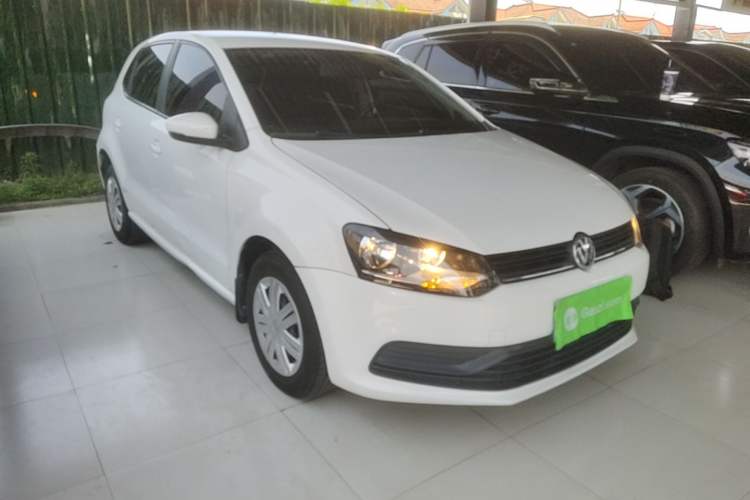 Used Volkswagen Polo 2016 1.4L Automatic Trendy Model Front Right 45 Deg