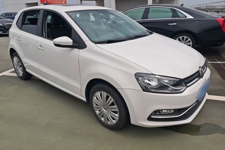 Used Volkswagen Polo 2016 1.6L Automatic Comfort Model Front Right 45 Deg
