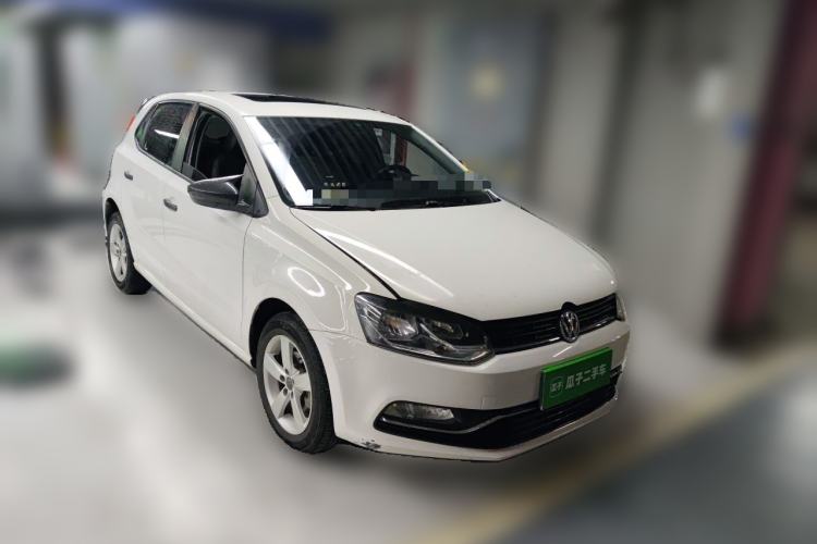 Used Volkswagen Polo 2016 1.6L Automatic Luxury Model Front Right 45 Deg