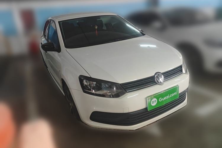 Used Volkswagen Polo 2016 1.4L Manual Fashion Model Front Right 45 Deg
