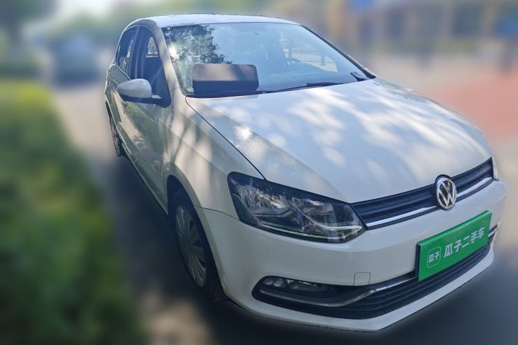 Used Volkswagen Polo 2016 1.6L Automatic Comfort Model Front Right 45 Deg
