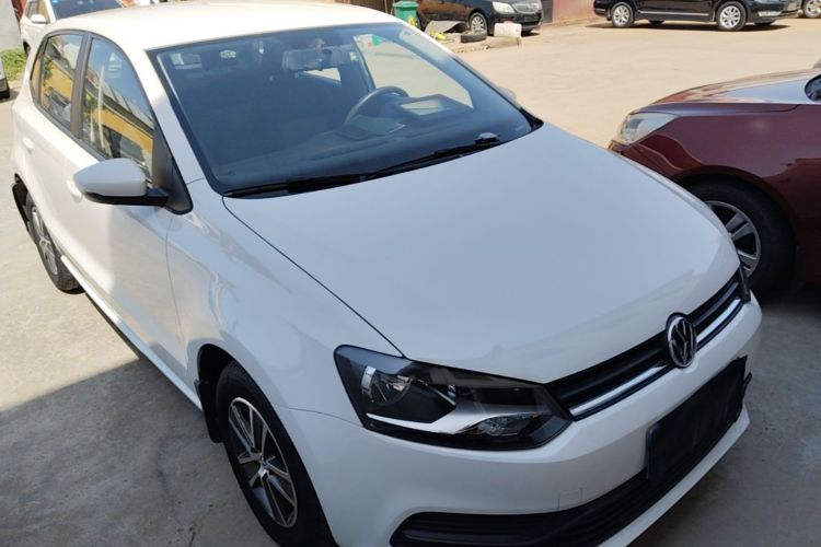 Used Volkswagen Polo 2016 1.4L Automatic Trendy Model Front Right 45 Deg