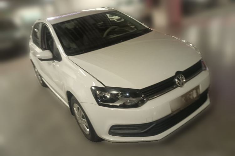 Used Volkswagen Polo 2016 1.4L Manual Fashion Model Front Right 45 Deg