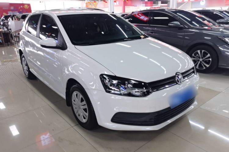 Used Volkswagen Polo 2016 1.4L Automatic Trendy Model Front Right 45 Deg