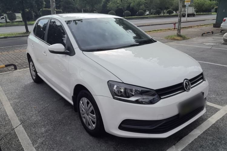 Used Volkswagen Polo 2016 1.4L Manual Fashion Model Front Right 45 Deg