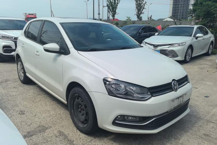 Used Volkswagen Polo 2016 1.6L Automatic Comfort Model Front Right 45 Deg