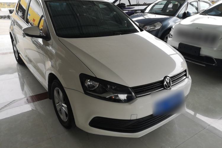 Used Volkswagen Polo 2016 1.4L Automatic Trendy Model Front Right 45 Deg