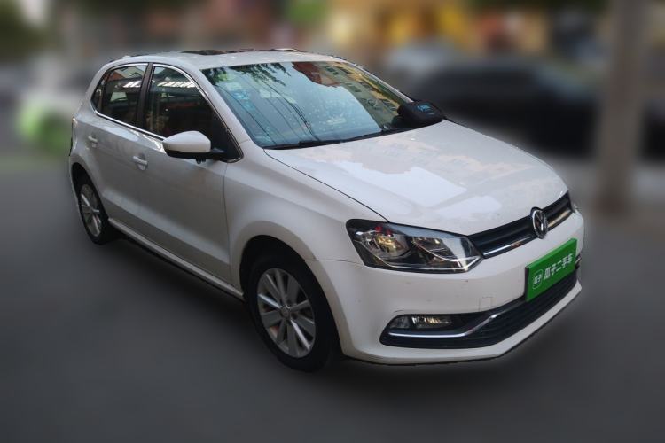 Used Volkswagen Polo 2016 1.6L Automatic Comfort Model Front Right 45 Deg