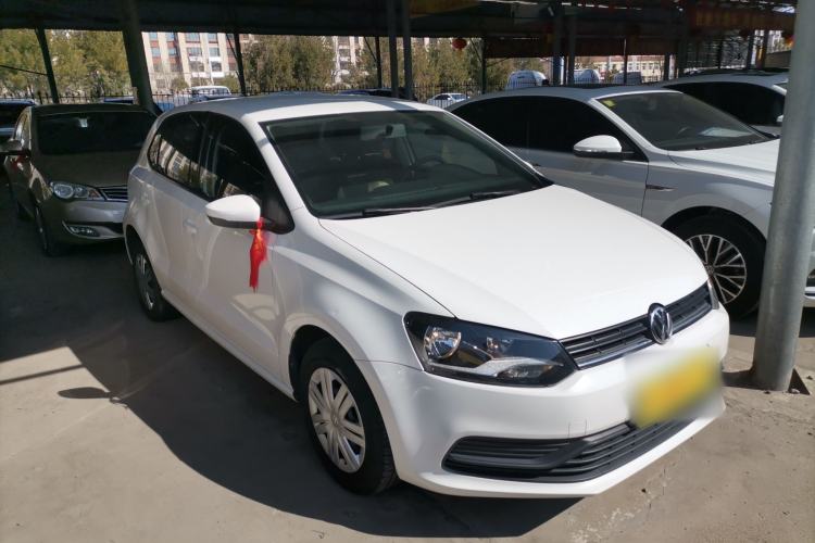 Used Volkswagen Polo 2016 1.4L Manual Fashion Model Front Right 45 Deg