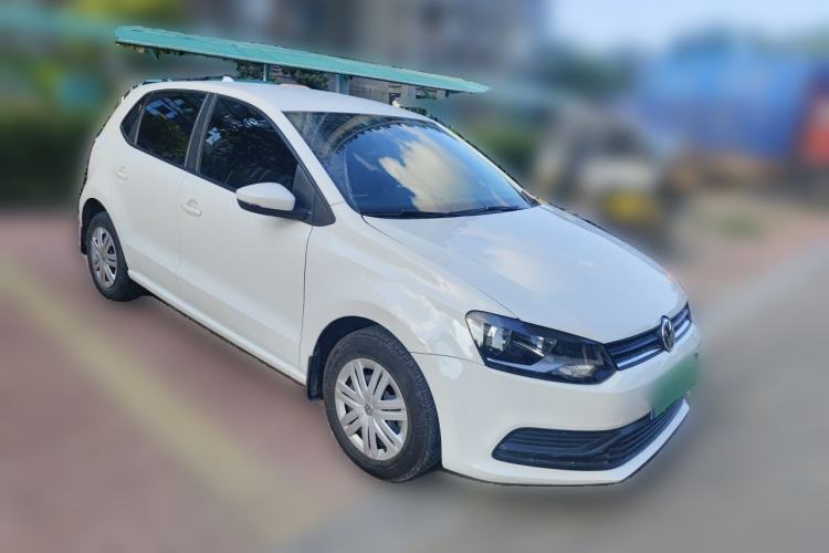 Used Volkswagen Polo 2016 1.4L Manual Fashion Model Front Right 45 Deg