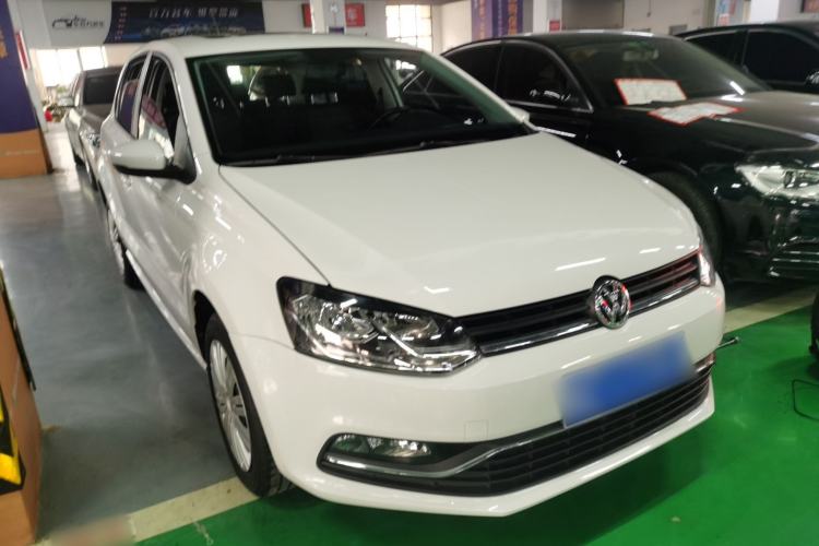 Used Volkswagen Polo 2016 1.6L Automatic Comfort Model Front Right 45 Deg