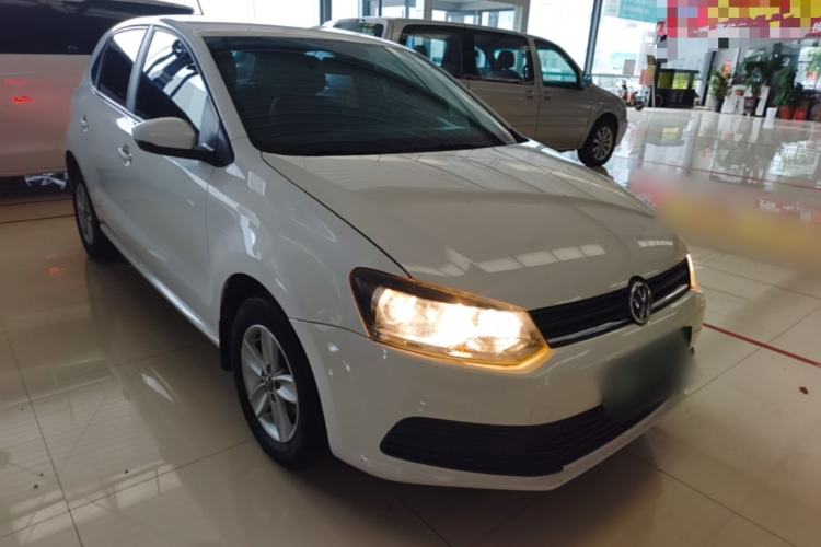 Used Volkswagen Polo 2016 1.4L Automatic Trendy Model Front Right 45 Deg