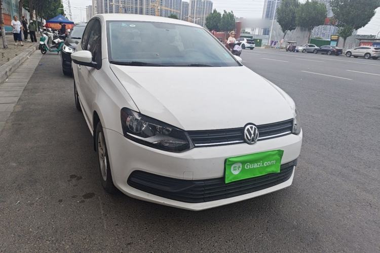 Used Volkswagen Polo 2016 1.4L Manual Fashion Model Front Right 45 Deg