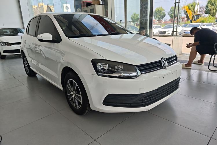 Used Volkswagen Polo 2016 1.4L Automatic Trendy Model Front Right 45 Deg
