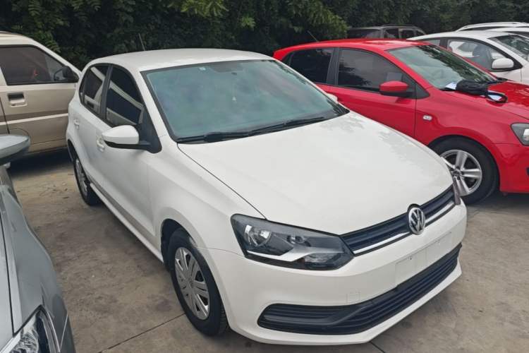 Used Volkswagen Polo 2016 1.4L Automatic Trendy Model Front Right 45 Deg