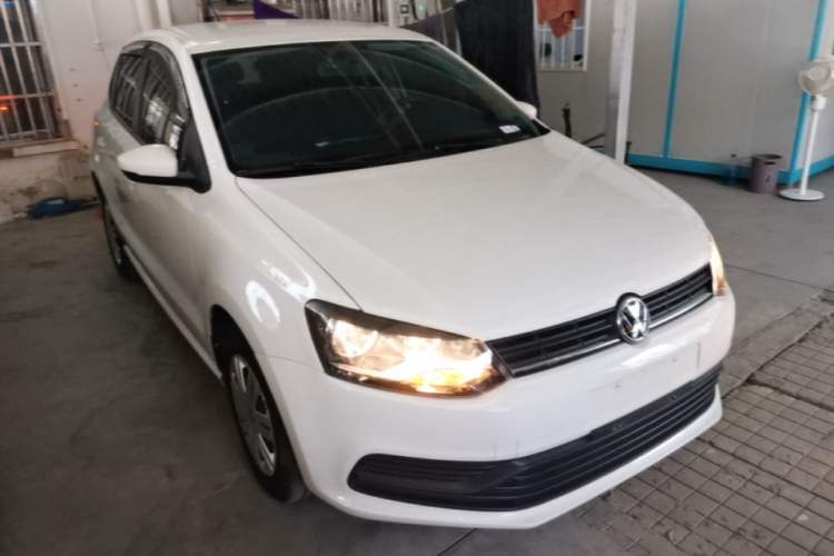 Used Volkswagen Polo 2016 1.4L Automatic Trendy Model Front Right 45 Deg