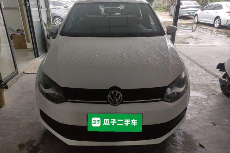 Used Volkswagen Polo 2016 1.4L Manual Fashion Model Front