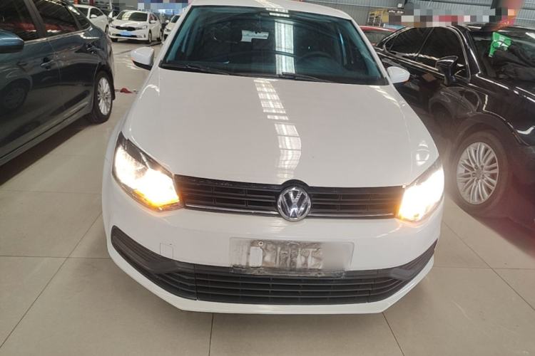 Used Volkswagen Polo 2016 1.4L Manual Fashion Model Front