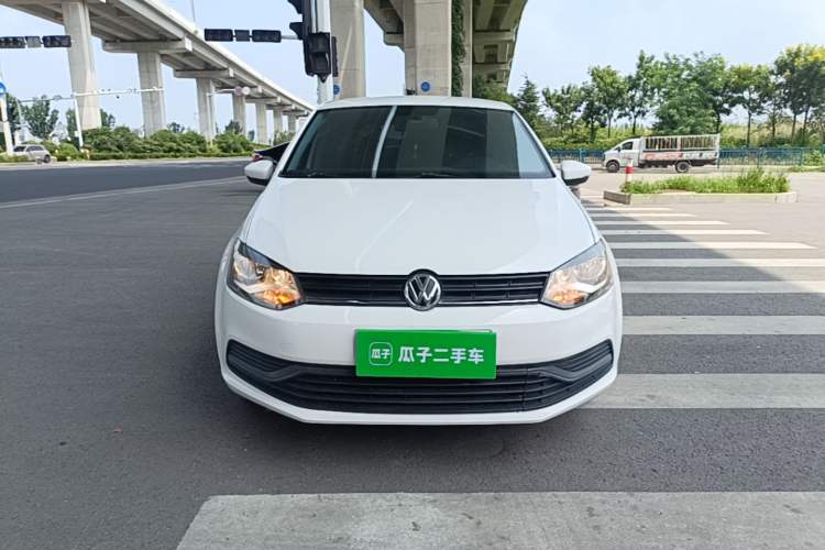 Used Volkswagen Polo 2016 1.4L Manual Fashion Model Front