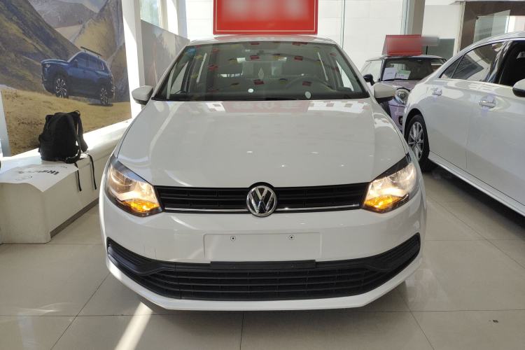 Used Volkswagen Polo 2016 1.4L Manual Fashion Model Front