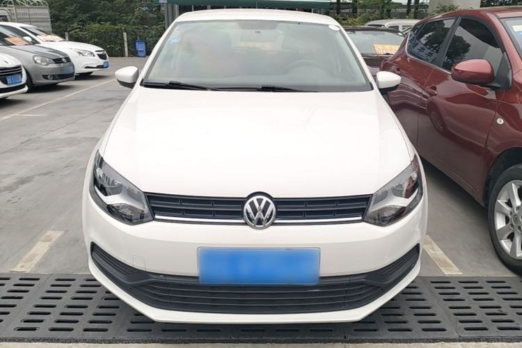Used Volkswagen Polo 2016 1.4L Manual Fashion Model Front