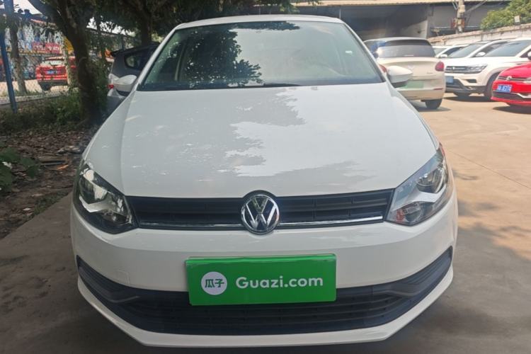 Used Volkswagen Polo 2016 1.4L Manual Fashion Model Front