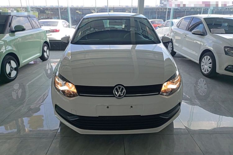 Used Volkswagen Polo 2016 1.4L Manual Fashion Model Front