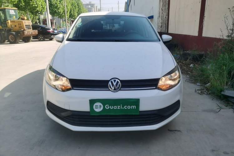 Used Volkswagen Polo 2016 1.4L Manual Fashion Model Front