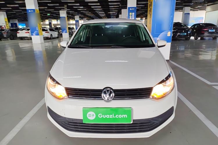 Used Volkswagen Polo 2016 1.4L Manual Fashion Model Front