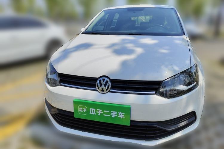 Used Volkswagen Polo 2016 1.4L Manual Fashion Model Front