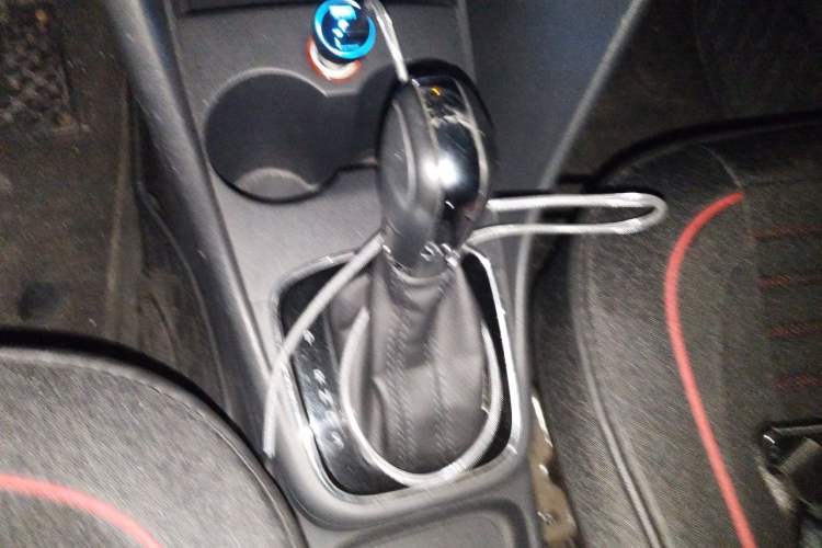 Used Volkswagen Polo 2016 1.6L Automatic Comfort Model Gear Lever