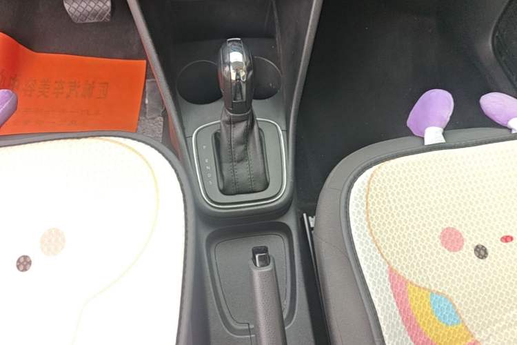 Used Volkswagen Polo 2016 1.4L Automatic Trendy Model Gear Lever