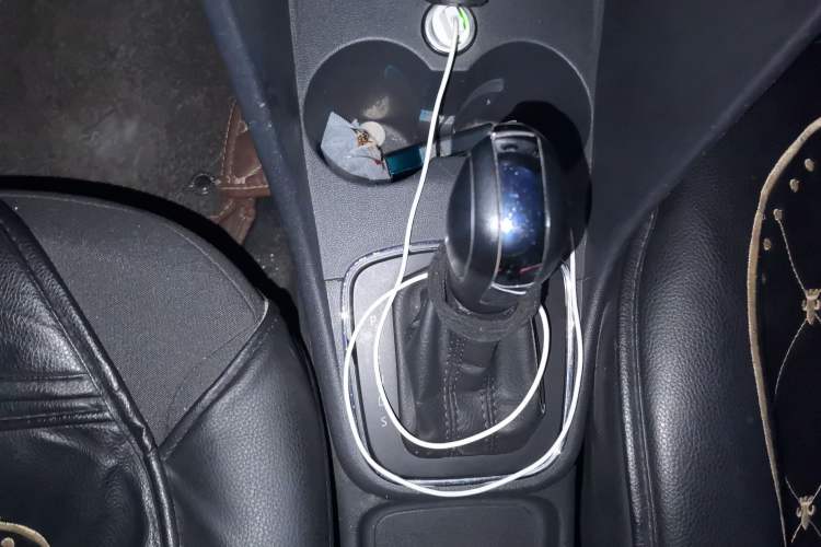 Used Volkswagen Polo 2016 1.4L Automatic Trendy Model Gear Lever
