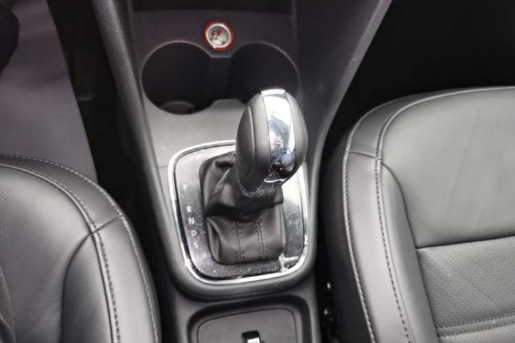 Used Volkswagen Polo 2016 1.6L Automatic Luxury Model Gear Lever