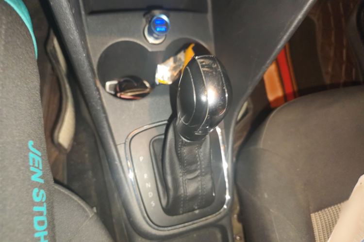 Used Volkswagen Polo 2016 1.4L Automatic Trendy Model Gear Lever