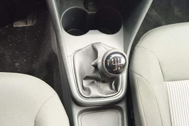 Used Volkswagen Polo 2016 1.4L Manual Fashion Model Gear Lever