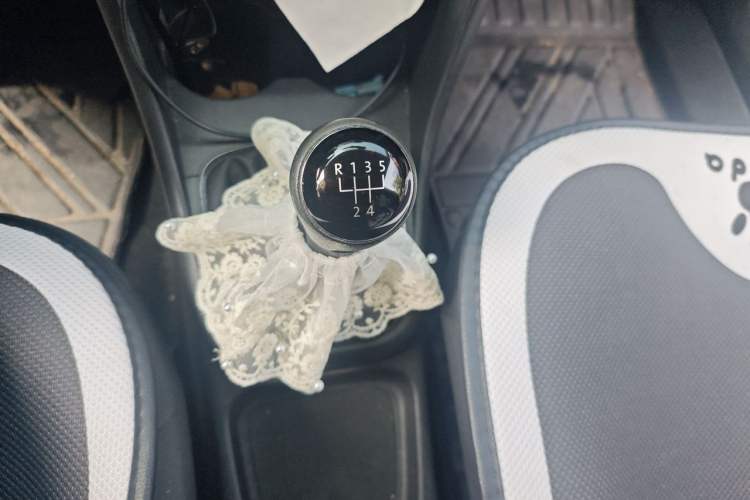 Used Volkswagen Polo 2016 1.4L Manual Fashion Model Gear Lever