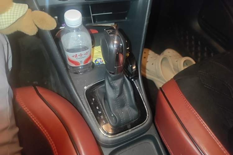 Used Volkswagen Polo 2016 1.6L Automatic Comfort Model Gear Lever