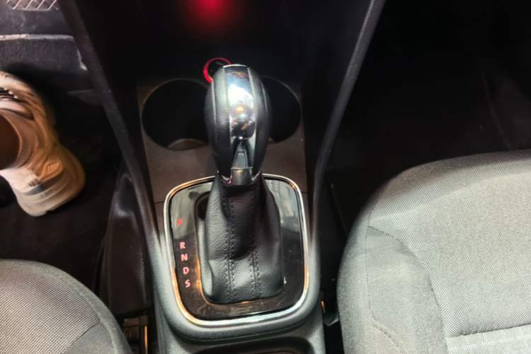 Used Volkswagen Polo 2016 1.6L Automatic Comfort Model Gear Lever