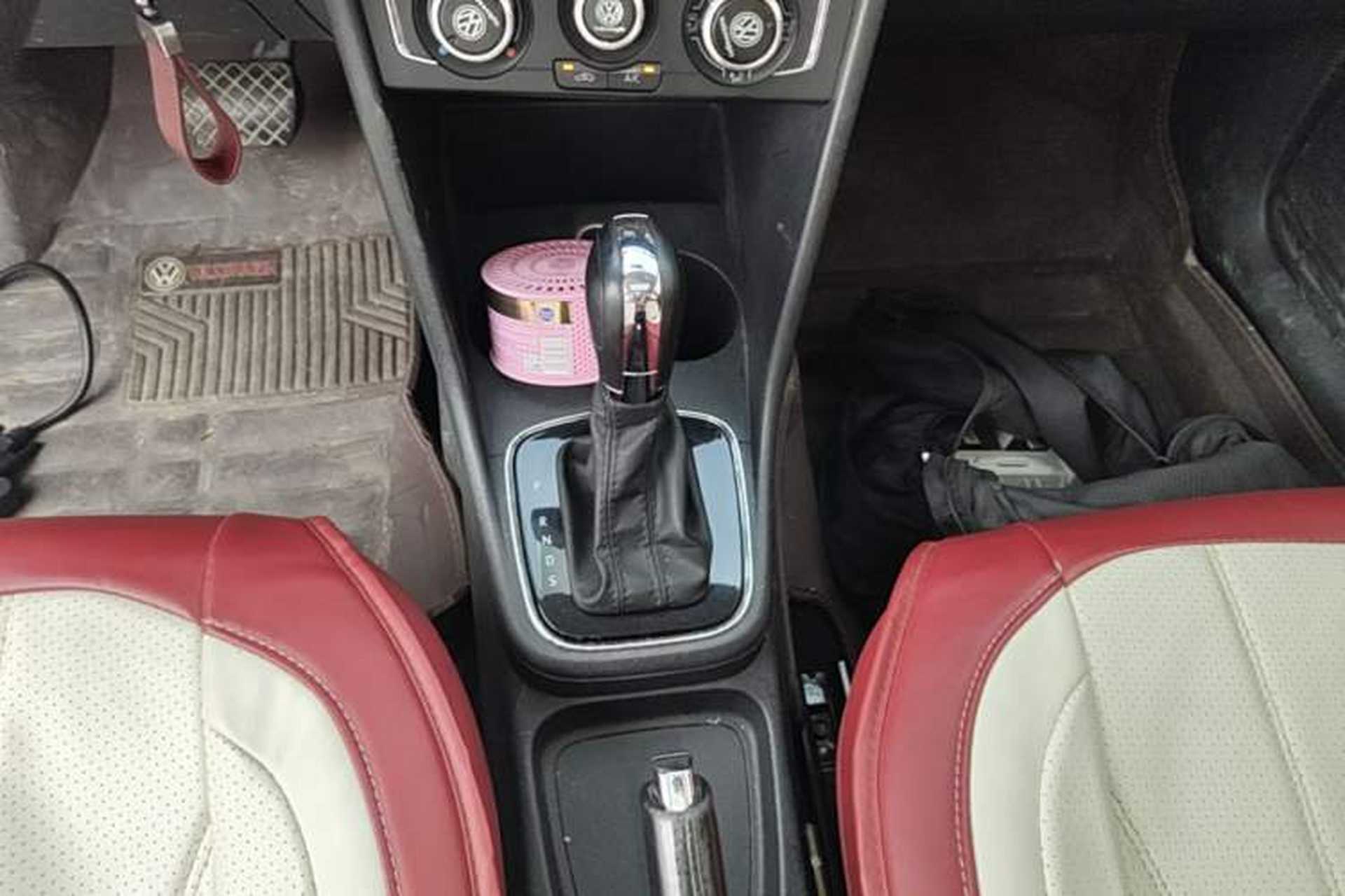 Used Volkswagen Polo 2016 1.6L Automatic Comfort Model Gear Lever