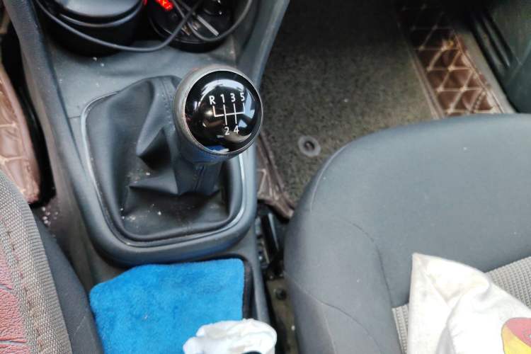 Used Volkswagen Polo 2016 1.4L Manual Fashion Model Gear Lever
