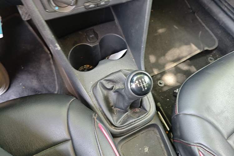 Used Volkswagen Polo 2016 1.4L Manual Fashion Model Gear Lever