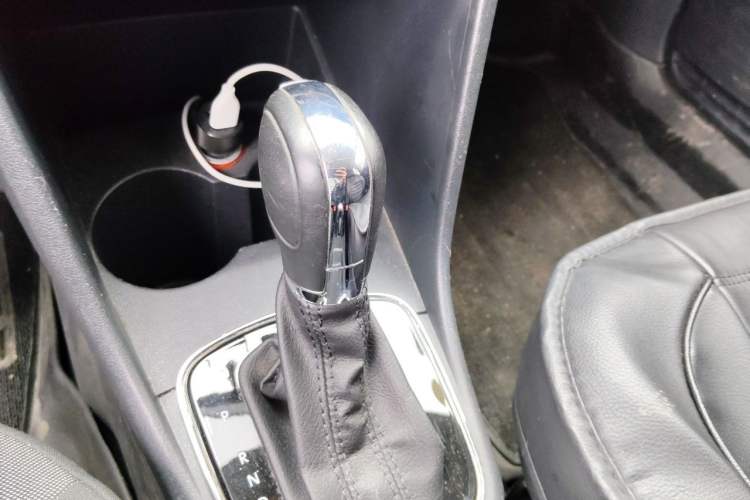Used Volkswagen Polo 2016 1.6L Automatic Comfort Model Gear Lever