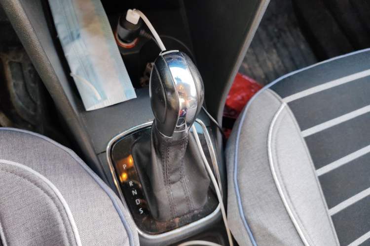 Used Volkswagen Polo 2016 1.6L Automatic Comfort Model Gear Lever