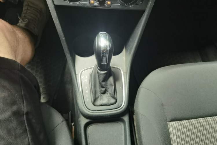 Used Volkswagen Polo 2016 1.4L Automatic Trendy Model Gear Lever